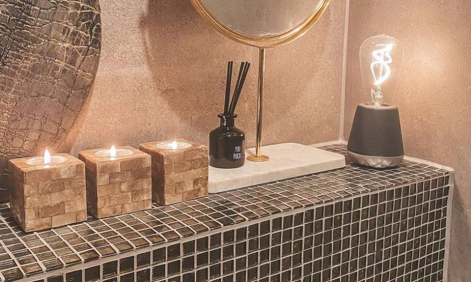 geurstokjes zwart in badkamer